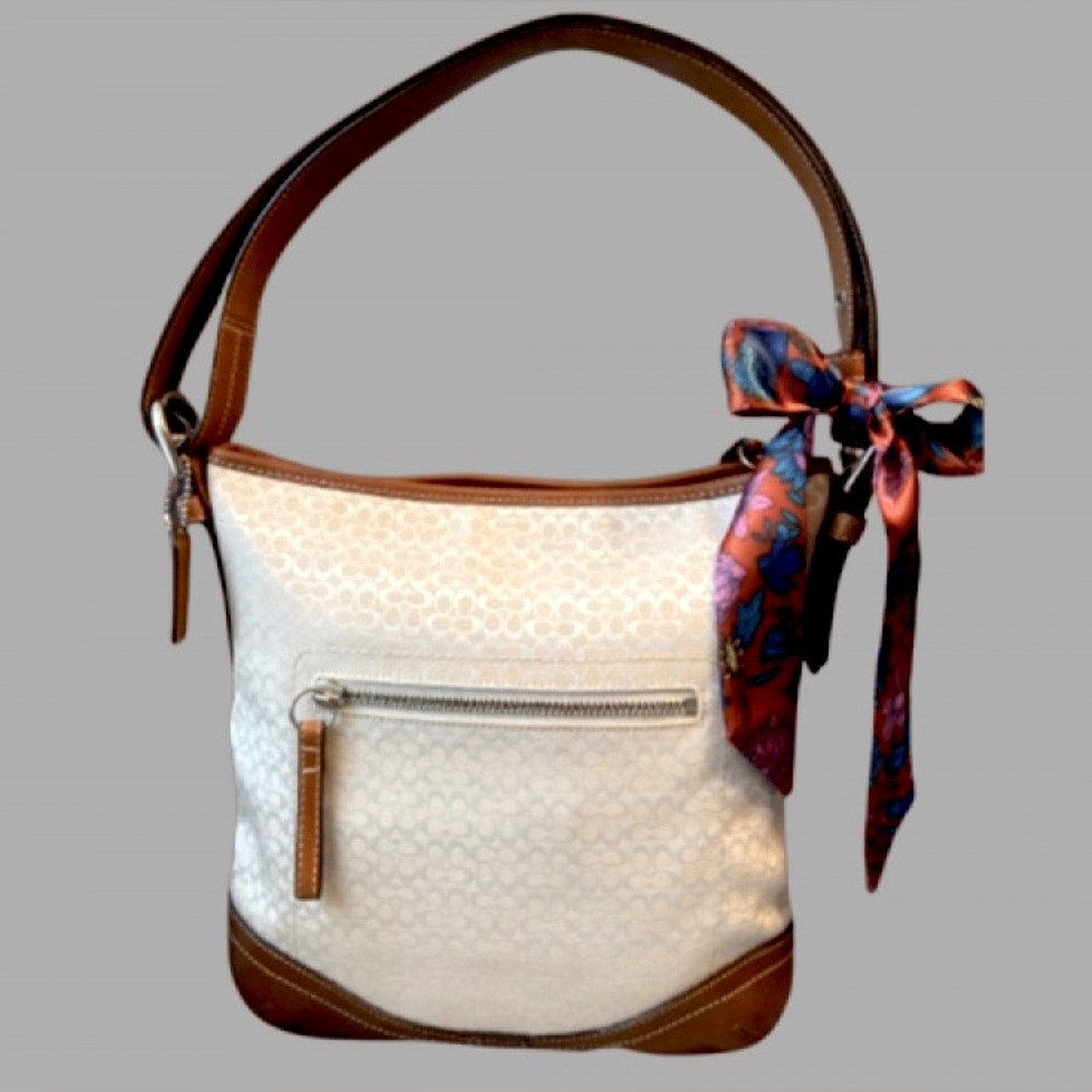 Coach 2007 Jacquard Signature micro Cs convertible strap/excellent condi…